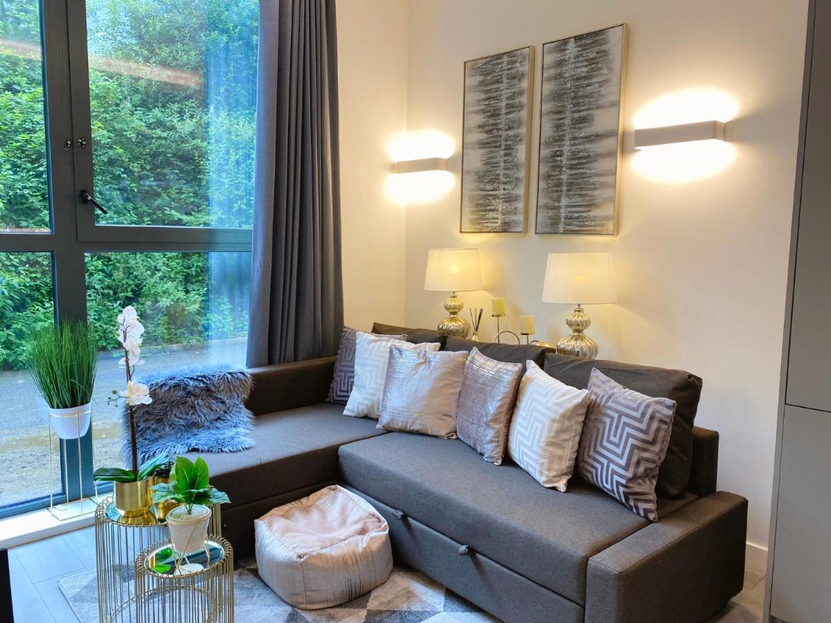 Newpointe Stunning 1-Bedroom Serviced Apartment Milton Keynes Zimmer foto